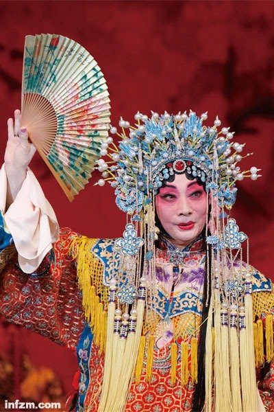 京剧大师梅葆玖:京剧要求变 交响3D都是京剧